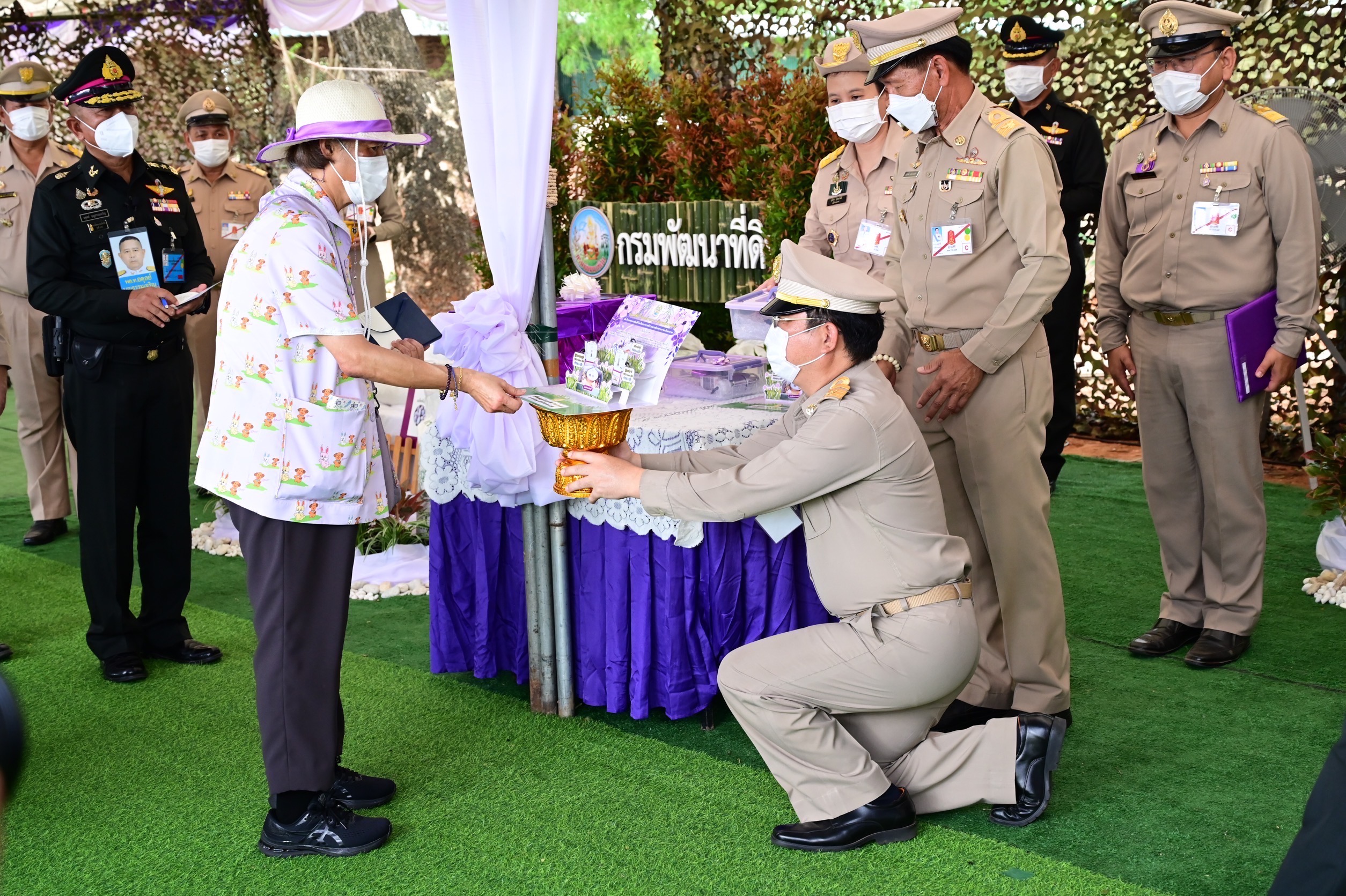 สมเด็จพระกนิษฐาธิราชเจ้า กรมสมเด็จพระเทพรัตนราชสุดาฯ สยามบรมราชกุมารี เสด็จพระราชดำเนินไปทอดพระเนตรการดำเนินงานโครงการทหารพันธุ์ดี ค่ายสุรธรรมพิทักษ์ ตำบลโพธิ์กลาง อำเภอเมืองนครราชสีมา จังหวัดนครราชสีมา (เป็นการส่วนพระองค์)