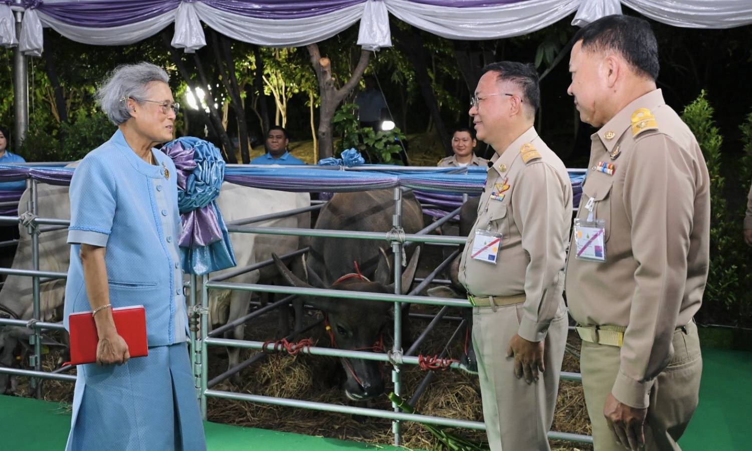 สมเด็จพระกนิษฐาธิราชเจ้า กรมสมเด็จพระเทพรัตนราชสุดา ฯ สยามบรมราชกุมารี ทรงเสด็จพระราชดำเนินเป็นการส่วนพระองค์ มาทรงเปิดงาน “สีสรรพรรณไม้ เทิดไท้บรมราชินีนาถ” ครั้งที่ 17 ภายใต้แนวคิด “พฤกษาเฉลิมราชย์ 93 พรรษา สืบสาน รักษา ต่อยอด พระราชปณิธาน เทิดไท้พระบรม